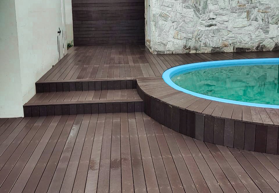 Deck de piscina